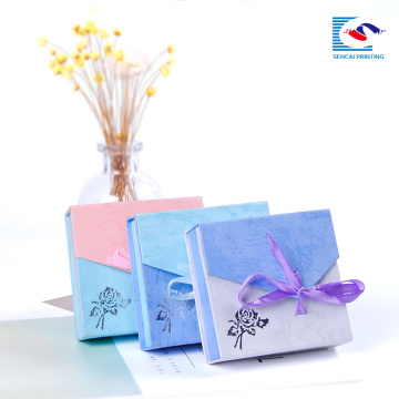 Kraft Paper Gift inserciones al por mayor Cheap Different Different Jewelry Box Cajas de papel